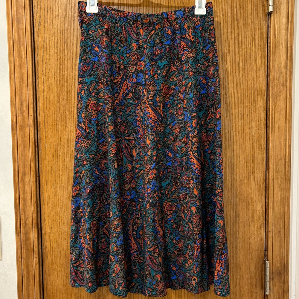 Lightweight vintage paisley skirt, size 10